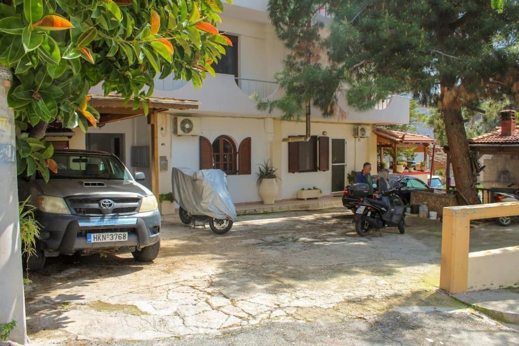 Afroditi'S Guest House 伊拉克利翁 外观 照片